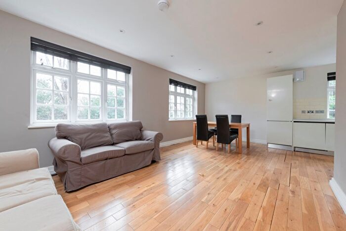 3 Bedroom Flat To Rent In Augustus Road, London, SW19