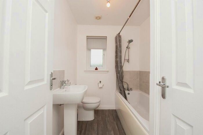 4 Bedroom Detached House For Sale In Glenmill Crescent, Glasgow, G53