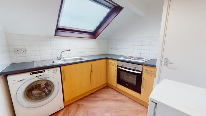 1 Bedroom House To Rent In Victoria Terrace, Leeds, LS3