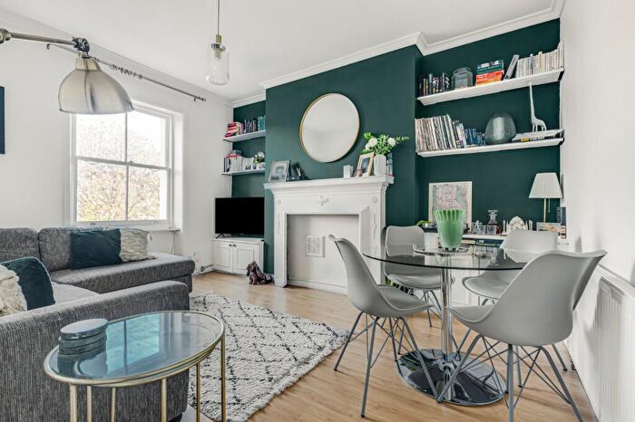 3 Bedroom Flat For Sale In Mildmay Park, Islington, London, N1