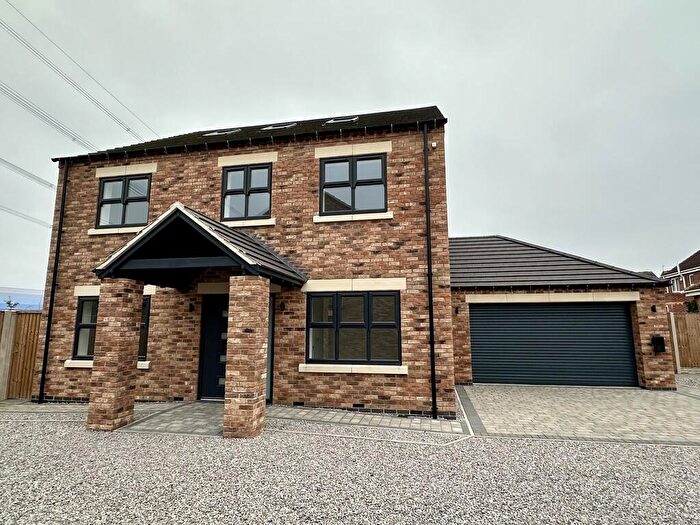 6 Bedroom Detached House For Sale In Whiphill Lane, Armthorpe, Doncaster, DN3