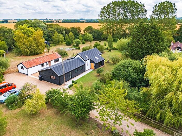 5 Bedroom Barn Conversion For Sale In Church Road, Ovington, IP25