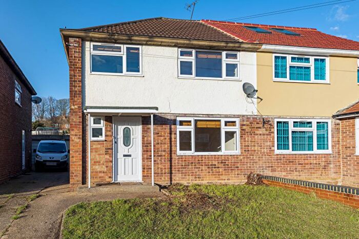 3 Bedroom Semi-Detached House To Rent In Maidenhead, Berkshire, SL6