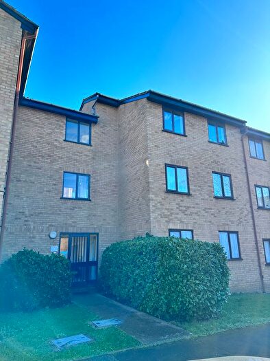 1 Bedroom Flat To Rent In Millhaven Close, Romford, RM6