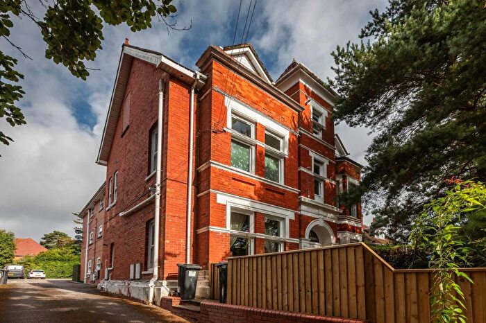 2 Bedroom Apartment To Rent In Meyrick Park Crescent, Bournemouth, BH3