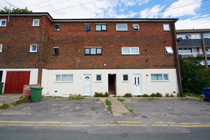2 Bedroom Maisonette To Rent In West Lodge, Dell Road, Grays, RM17