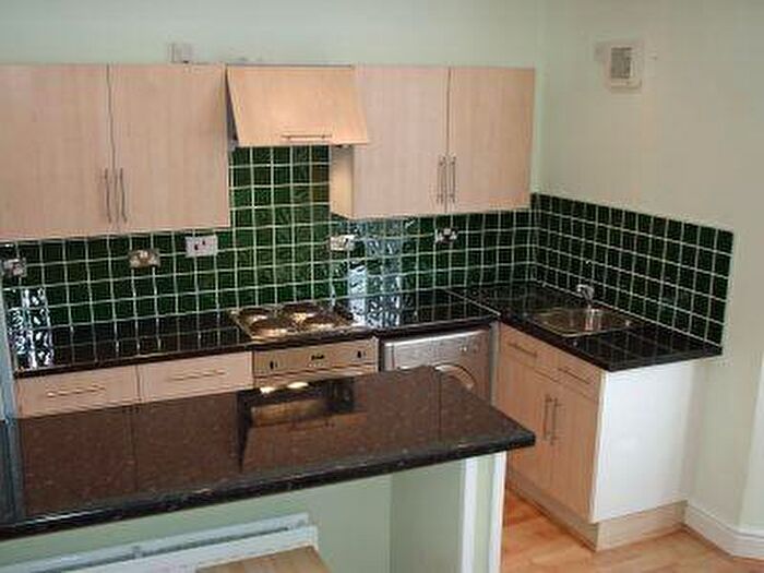 2 Bedroom Flat To Rent In Elliots Row, London, SE11