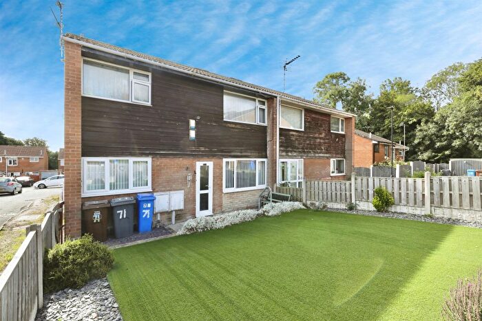 2 Bedroom Flat For Sale In Meadowcroft Gardens, Westfield, Sheffield, S20