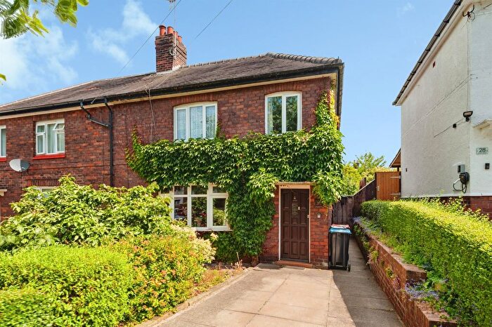 3 Bedroom Semi-Detached House For Sale In Park Lane, Frodsham, WA6