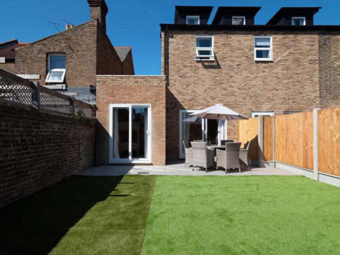 3 Bedroom Flat To Rent In Southwood Road, Ramsgate, CT11