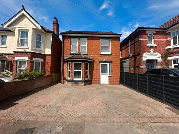 1 Bedroom Flat To Rent In St. Catherines Road, Southampton, Hampshire, SO18