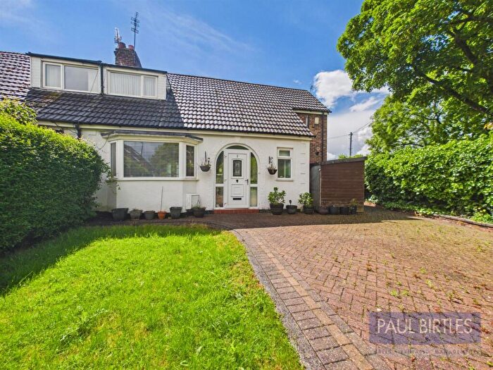 3 Bedroom Semi-Detached House For Sale In Woodlands Avenue, Flixton, Trafford, M41