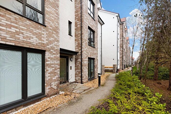 2 Bedroom Flat To Rent In Kaims Crescent, Livingston, West Lothian, EH54