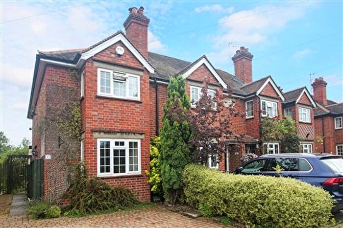 2 Bedroom Cottage To Rent In Golden Ball Lane, Pinkneys Green, Berkshire, SL6