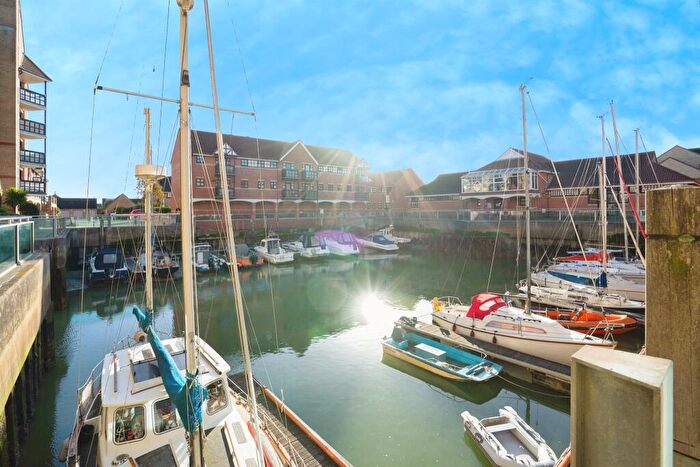2 Bedroom Apartment For Sale In Emerald Quay, Shoreham-By-Sea, BN43