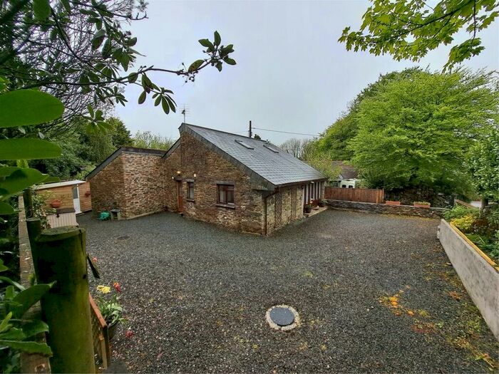 3 Bedroom Garage / Parking To Rent In Brentor, Tavistock, PL19