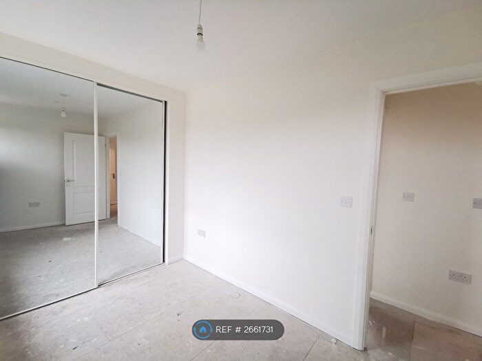 4 Bedroom Flat To Rent In Hillberry, Bracknell, RG12