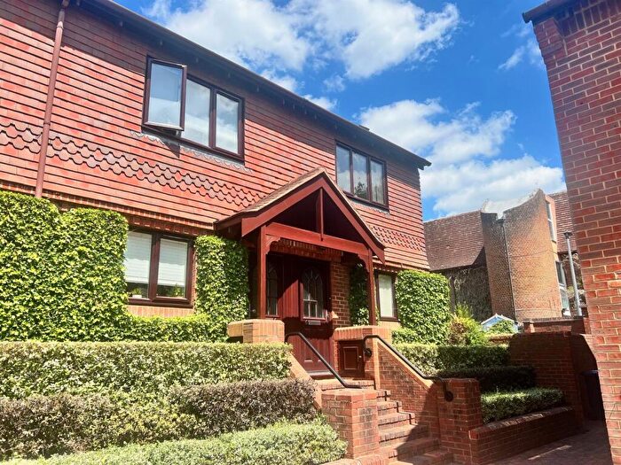 2 Bedroom Mews To Rent In Borelli Mews, Farnham, GU9