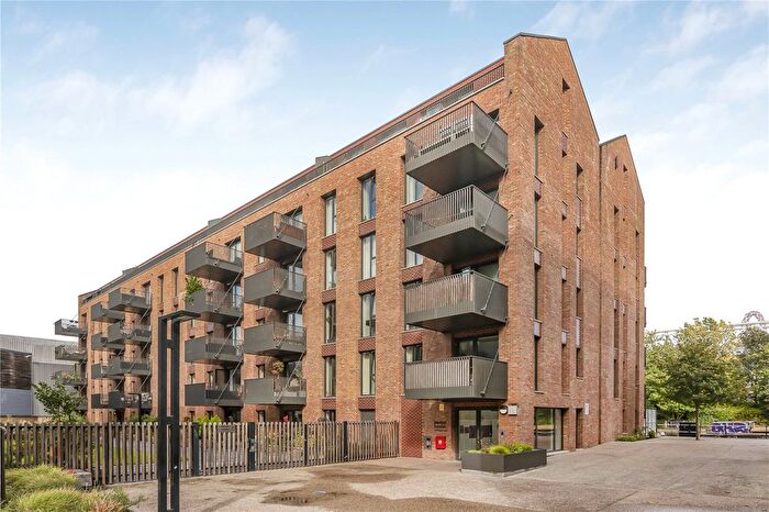 1 Bedroom Flat For Sale In Navigators Walk, London, E3