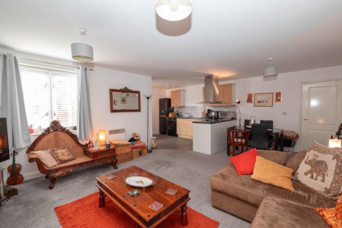 2 Bedroom Flat For Sale In Back Lane, Canterbury, CT1
