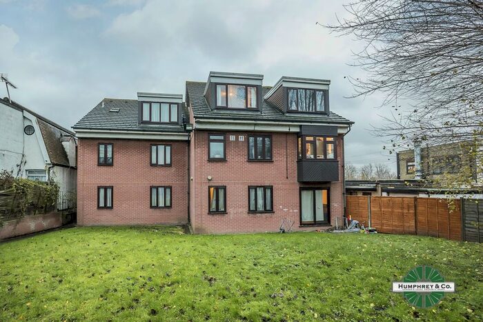 2 Bedroom Flat To Rent In Westward Road, London, E4