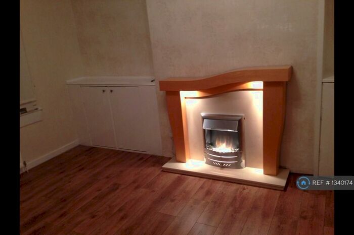 2 Bedroom Flat To Rent In Airdrie, Airdrie, ML6