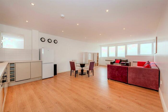 1 Bedroom Maisonette To Rent In Balmes Road, De Beauvoir Town, N1