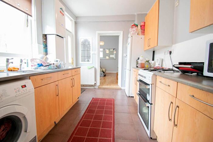 2 Bedroom Flat To Rent In Bayswater Road, Newcastle Upon Tyne, NE2