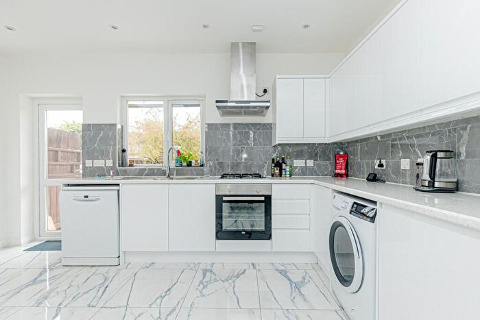 4 Bedroom Terraced House To Rent In Sanderstead Road, London, E10