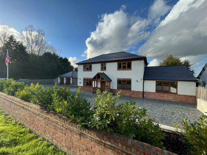 4 Bedroom Detached House To Rent In Wharf Road, Fenny Compton, CV47