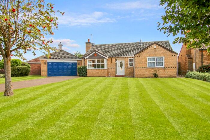 3 Bedroom Bungalow To Rent In Winton Road, Navenby, Lincoln, LN5