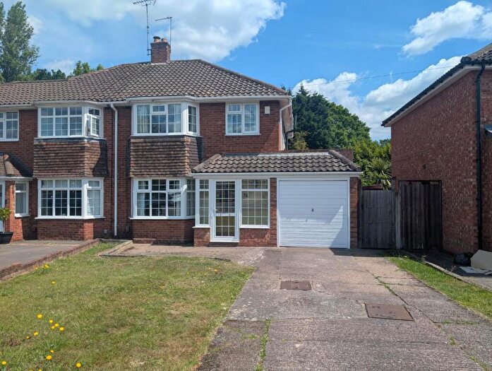3 Bedroom Semi-Detached House To Rent In Rowlands Crescent, Solihull, B91
