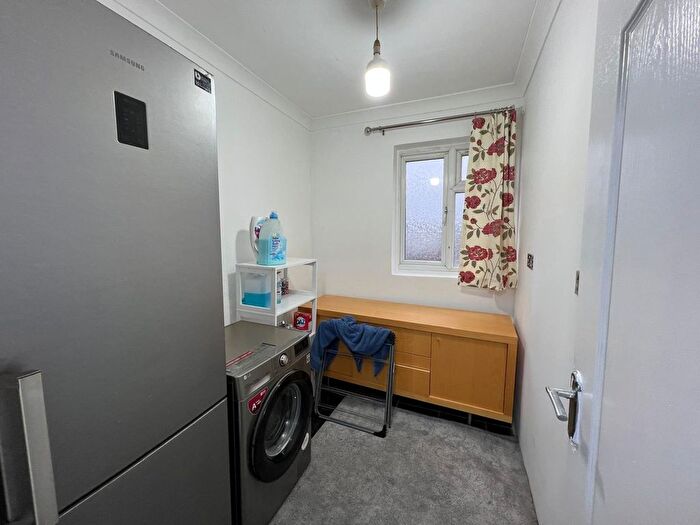 2 Bedroom Terraced House To Rent In Clare Road, Hounslow, Greater London, TW4