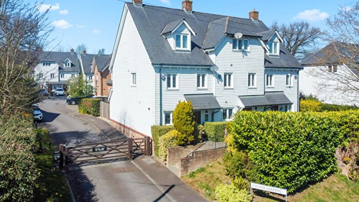 3 Bedroom End Of Terrace House For Sale In Ashleigh Gardens, Blue Bell Hill, ME5