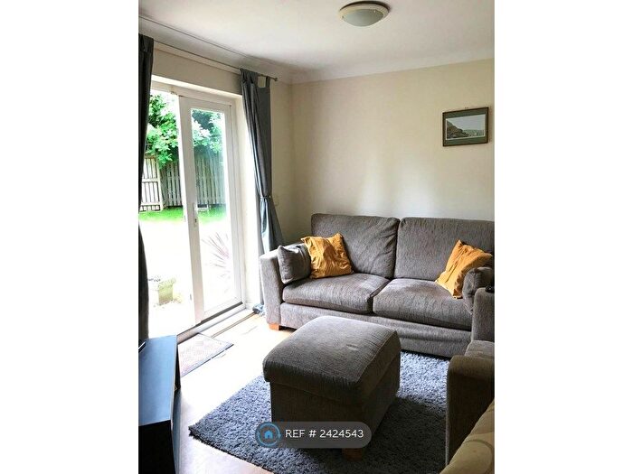 1 Bedroom Flat To Rent In Sandlewood Court Meanwood, Leeds, LS6