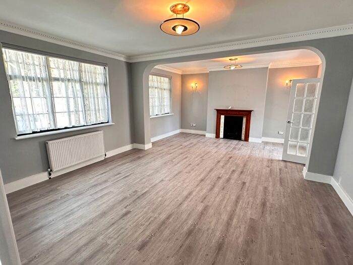 4 Bedroom Detached Bungalow To Rent In Old Church Lane, Stanmore, HA7