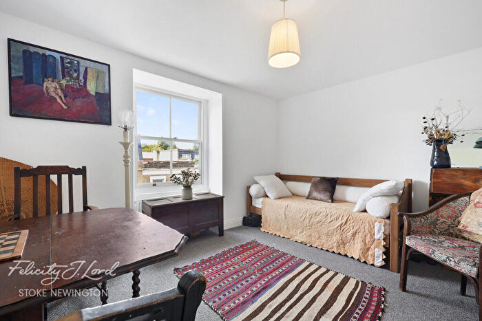 2 Bedroom Flat For Sale In Stoke Newington High Street, London, N16