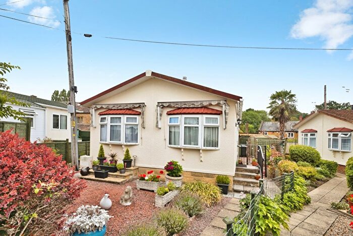 2 Bedroom Park Home For Sale In Hurst Park, Martock, Somerset, TA12