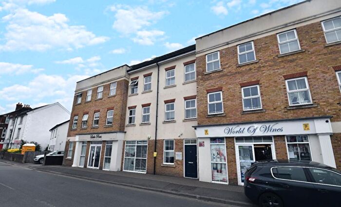 2 Bedroom Property To Rent In Station Road, Horley, RH6