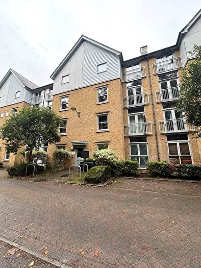 2 Bedroom Apartment For Sale In St. Andrews Close, Canterbury, CT1