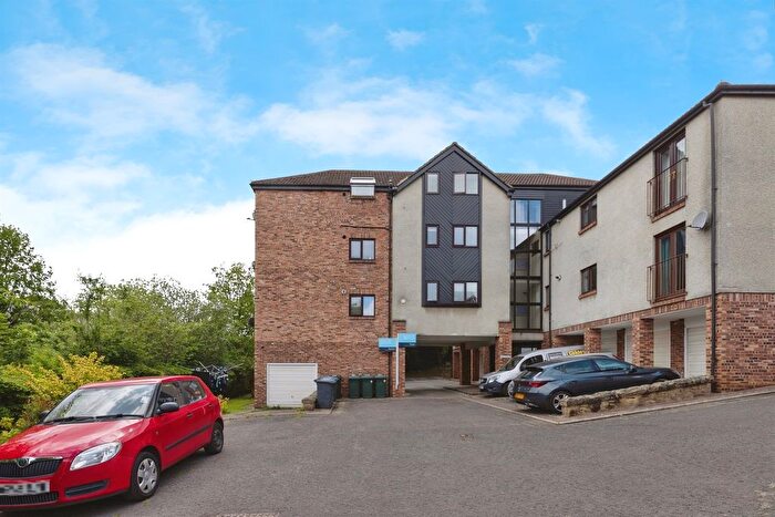 2 Bedroom Flat For Sale In Kirklands Court, Ridgewood Close, Baildon, Shipley, BD17