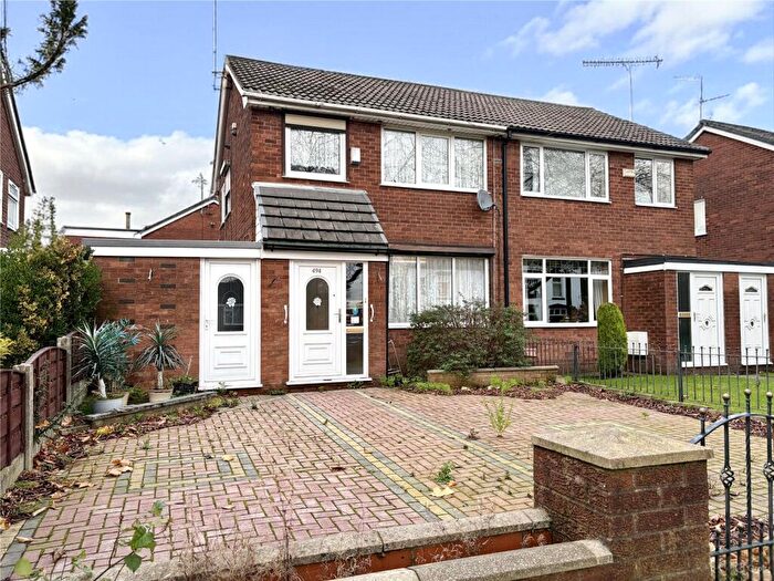 3 Bedroom Semi Detached House For Sale In Hollins Road, Oldham, Greater Manchester, OL8