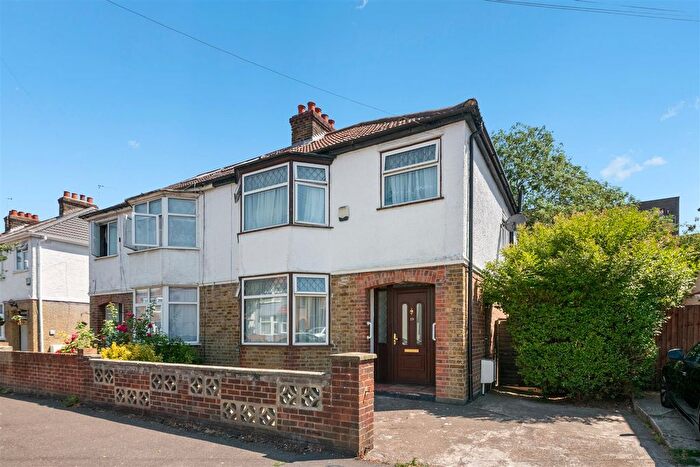 3 Bedroom Semi-Detached House For Sale In Little Road, Hayes, UB3