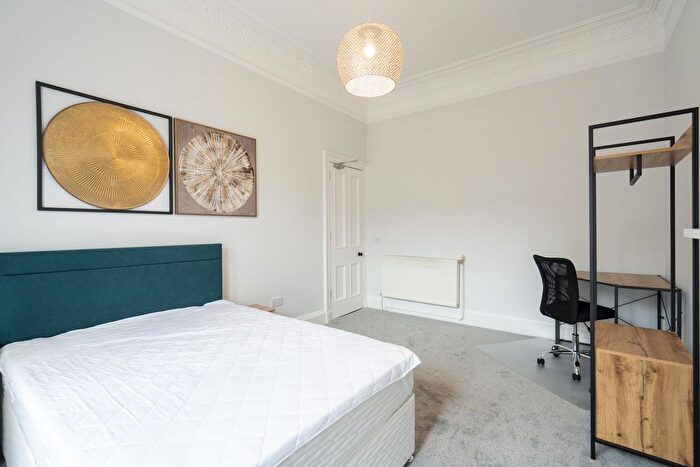 4 Bedroom Flat To Rent In Bruntsfield Gardens, Edinburgh, EH10
