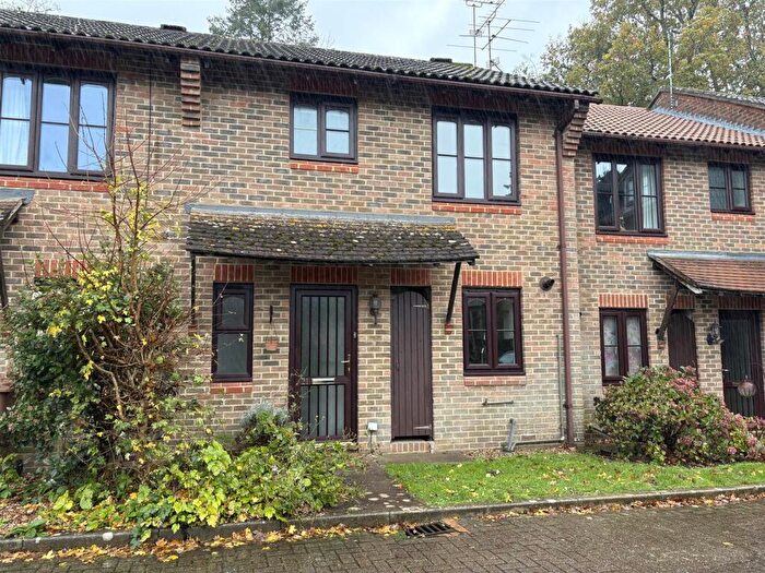3 Bedroom House To Rent In Pottery Court, Wrecclesham, GU10