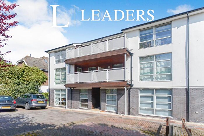 2 Bedroom Apartment To Rent In Wilbury Avenue, Hove, BN3