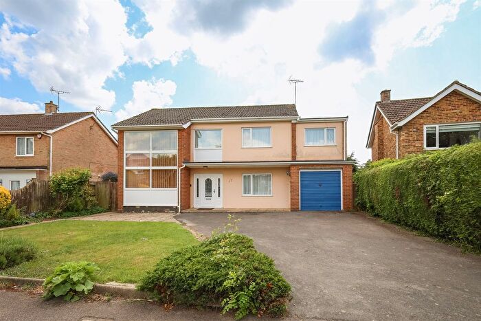 4 Bedroom Detached House To Rent In Blunts Way, Horsham, West Sussex, RH12