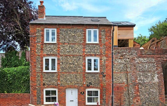 2 Bedroom Terraced House To Rent In Greys Road Henley-on-Thames, RG9