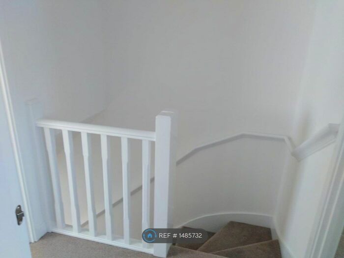 3 Bedroom Semi-Detached House To Rent In Doncaster, Doncaster, DN11