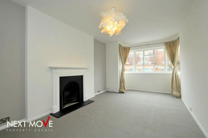 2 Bedroom Flat To Rent In Clissold Crescent, London, N16